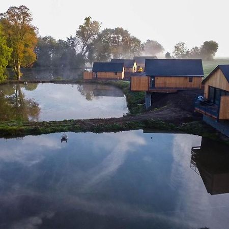 Les Pavillons De La Libellule Villa Beauraing Bagian luar foto